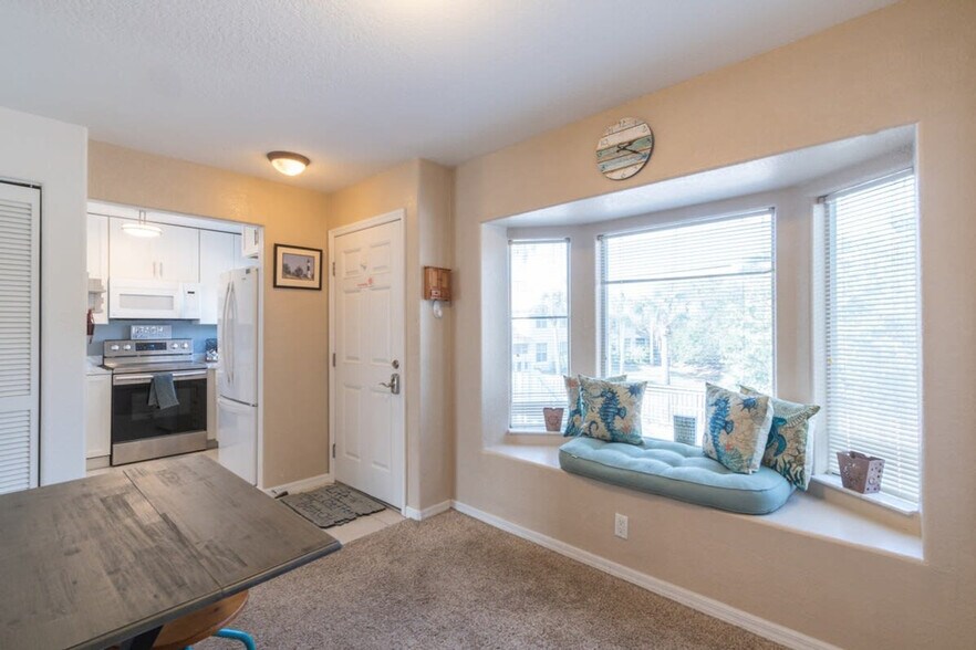 Building Photo - 545 Ocean Park Ln