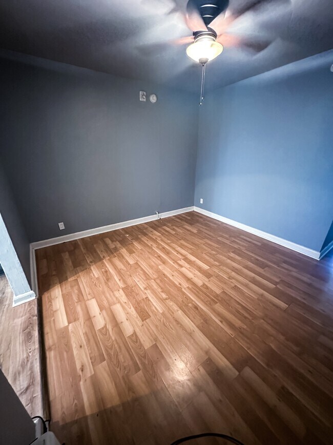 Living Room - 611 Walnut Ave