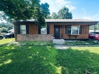 Building Photo - Charming 3 Bedroom Home in Heart if Maplew...