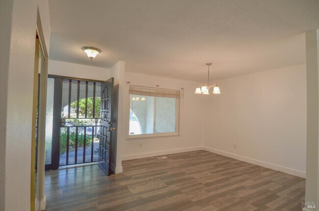 Building Photo - 1321 Astoria Dr