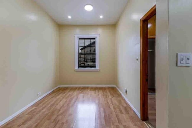 Building Photo - 3 Ridgley Pl