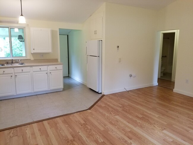 Foyer Livingroom - 87 Cone Rd