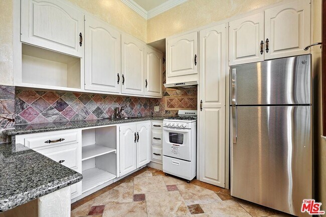 Building Photo - 424 N Arden Blvd