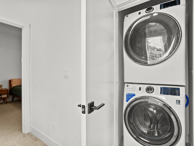 Building Photo - 5271 N Oberlin St