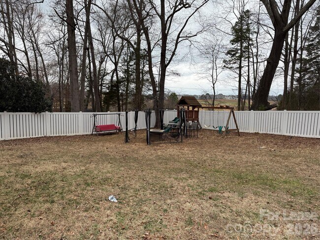 Building Photo - 15622 Troubadour Ln