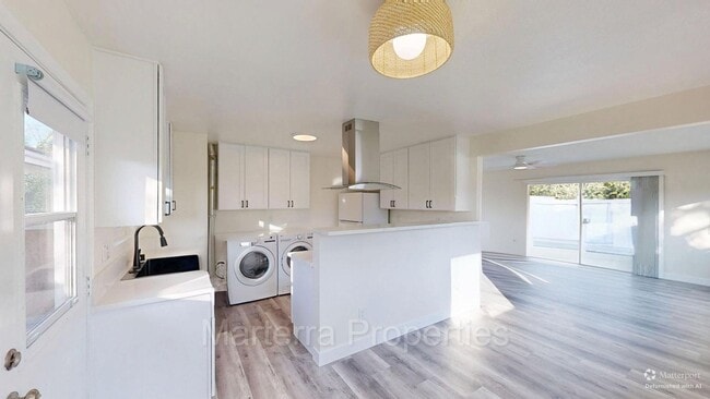 Building Photo - 286 Costa Mesa St