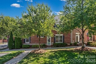 Building Photo - 706 Kingsley Way