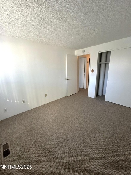Building Photo - 1706 London Cir