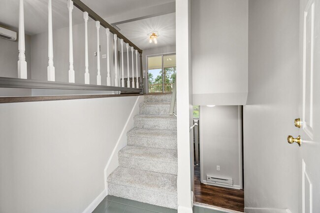 Building Photo - Completely Renovated - Roomy Bi-Level 4 be...