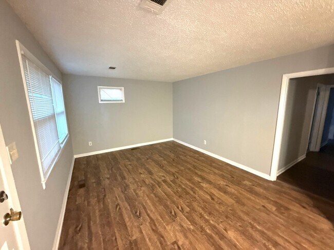 Building Photo - 1497 Maxine St