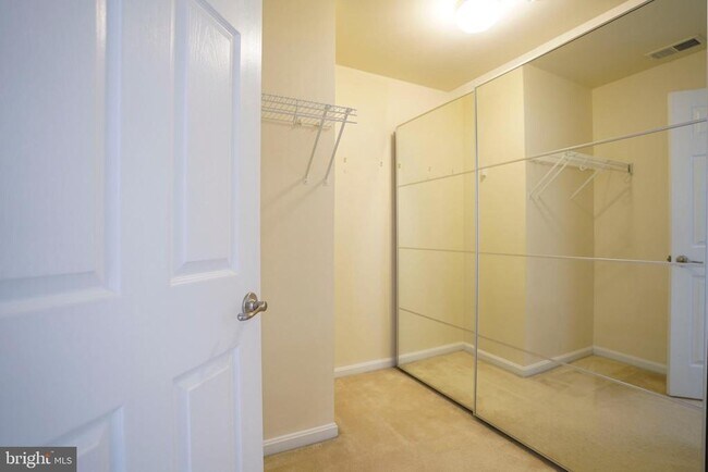 Building Photo - 5685 Faircloth Ct