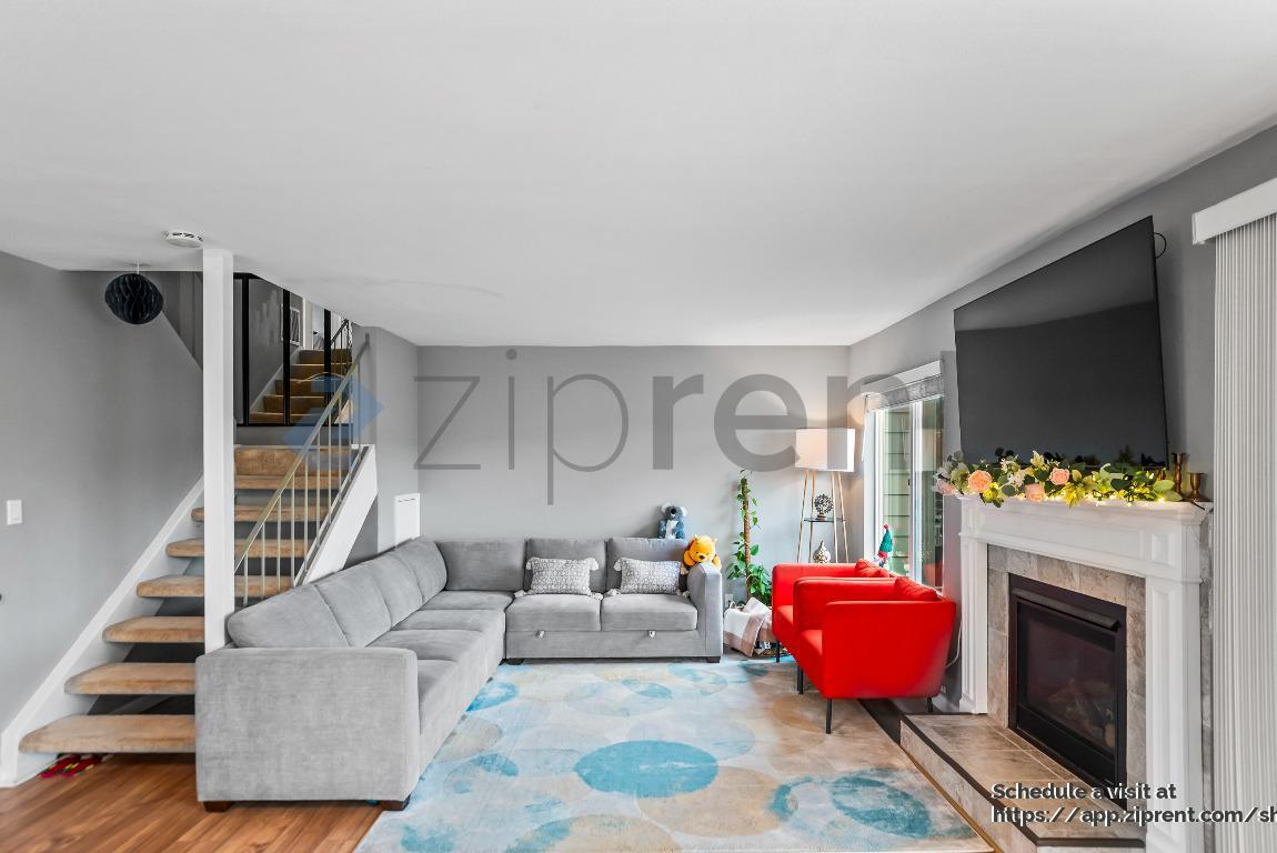 Building Photo - 25071 Oakridge Ct