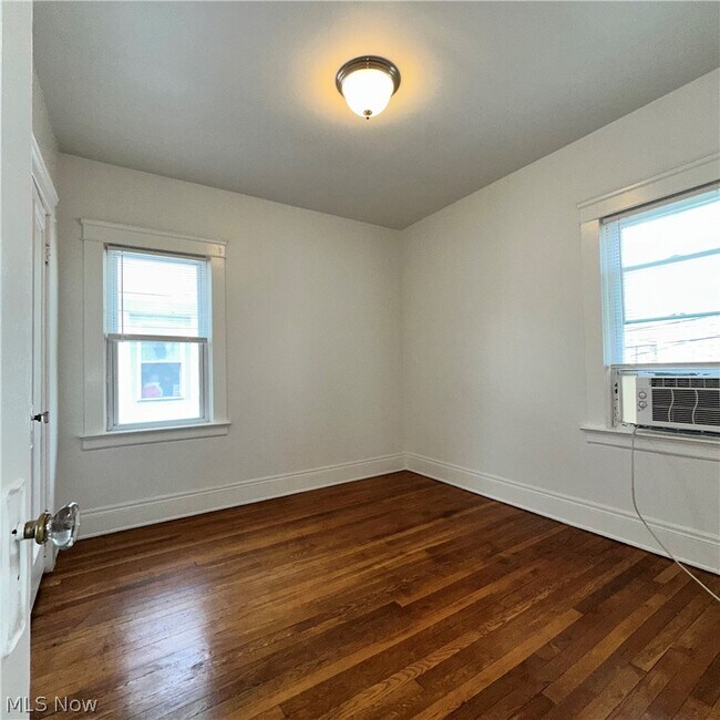 Building Photo - 1275 Clifton Prado