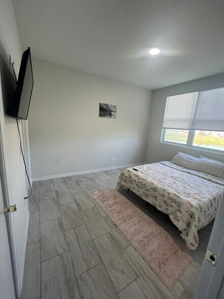 Building Photo - 751 Isaacville Dr