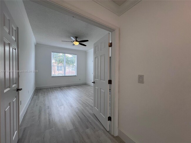 Building Photo - 725 NW 156th Ave