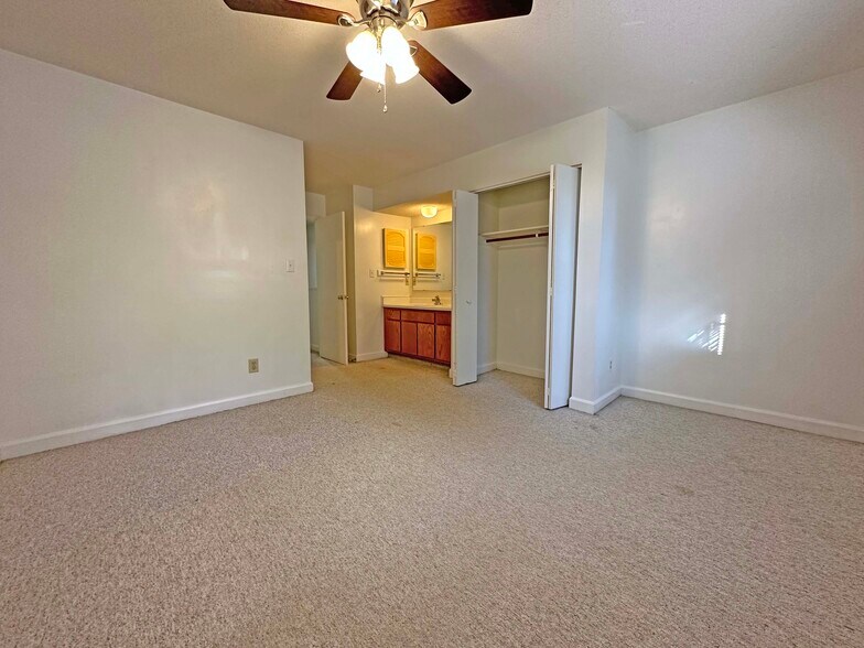 Building Photo - 2500 Avent Ferry Rd