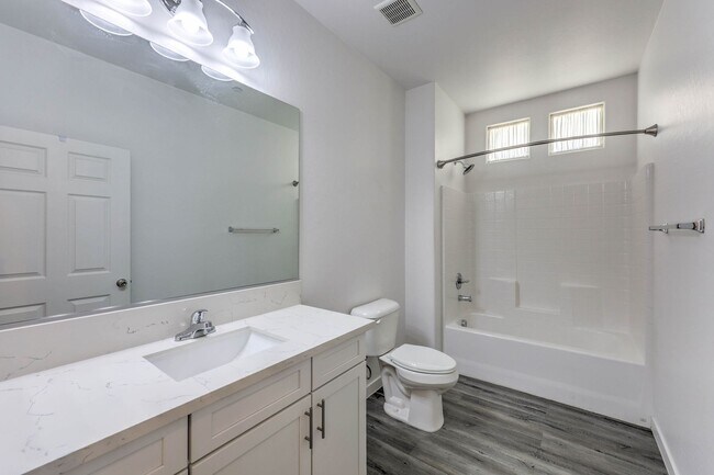 Building Photo - MUST SEE 3 bedroom Home!