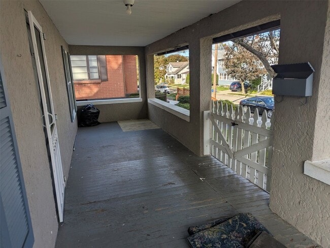 Building Photo - 309 Squires Ave