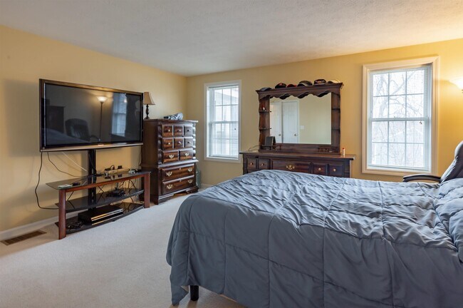 Building Photo - 4 Myopia Ln