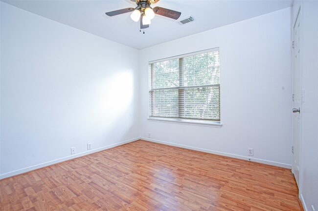 Building Photo - 17627 S Summit Canyon Dr