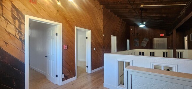 Building Photo - Rancho De Oro