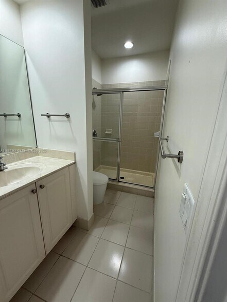 Building Photo - 705 SW 147th Ave