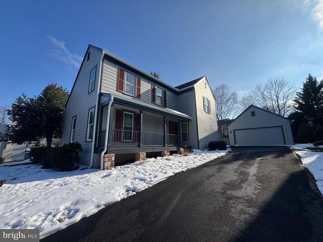 Building Photo - 15 Linden Hill Way SW