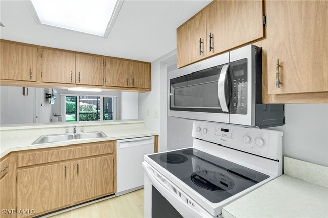 Building Photo - 35 Greenbrier St