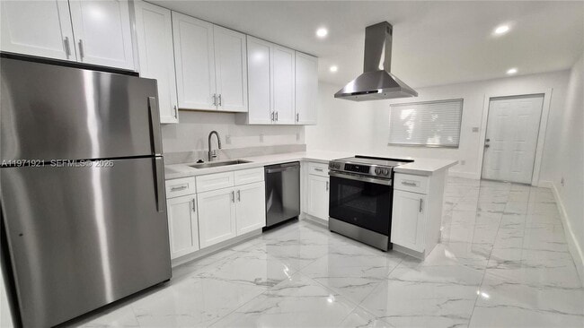 Building Photo - 1825 Scott St