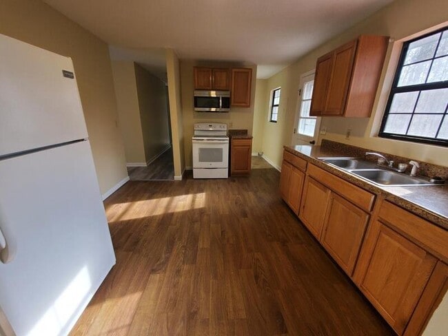 Building Photo - 6414 Tradewinds Dr