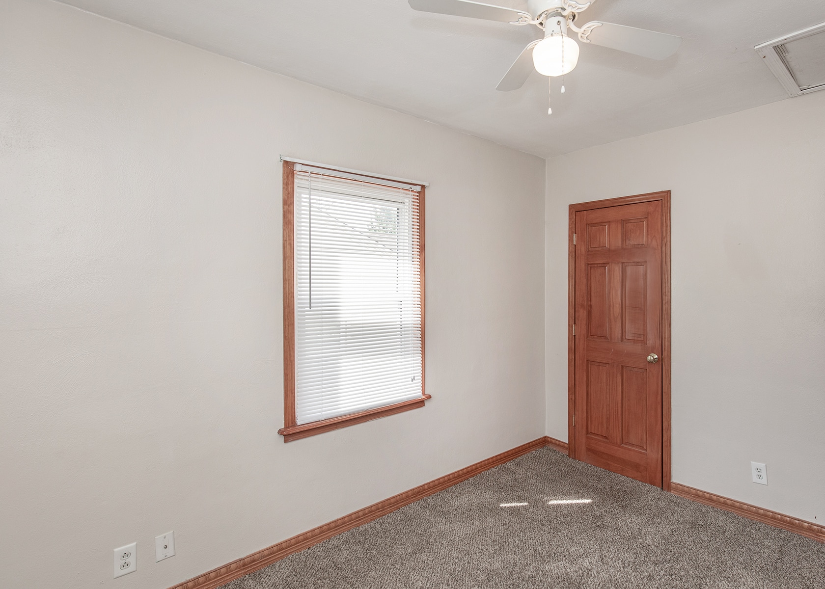 Building Photo - 537 23rd St