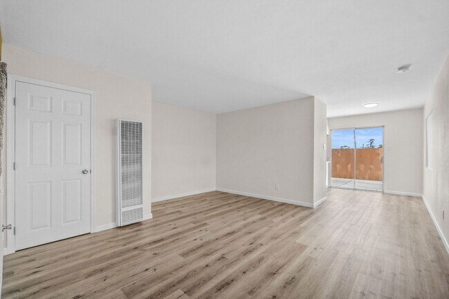 Building Photo - 455 Del Mar Ct