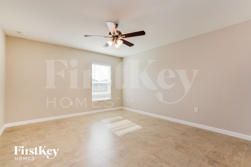 Building Photo - 614 Lindbergh Wy