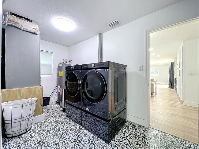 Building Photo - 4611 Cranston Pl