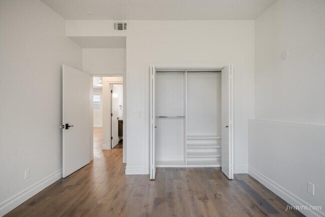 Building Photo - 967 Sutter St