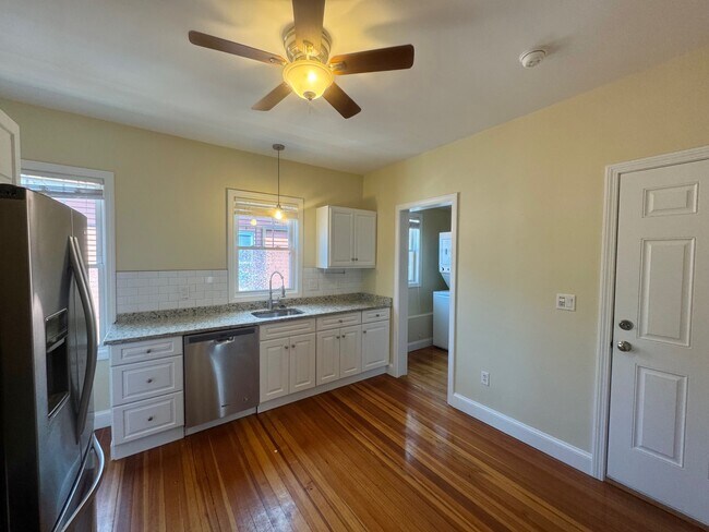 Building Photo - 86 Morrison Ave