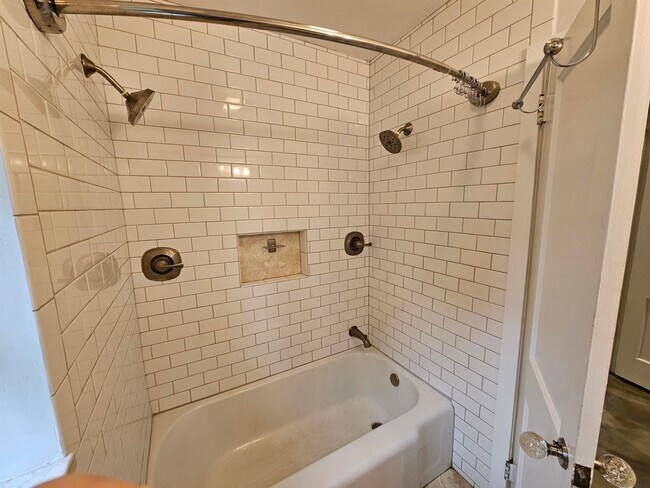 Building Photo - 1534 Rankin Ave