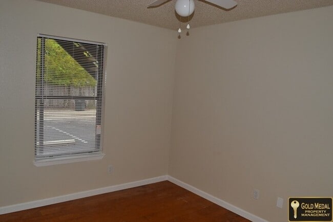 Building Photo - 4707 Westcliff Rd