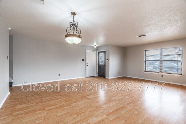 Building Photo - 6203 Lakeview Dr.