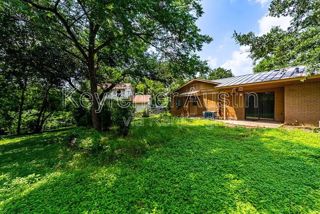 Building Photo - 4601 Lennox Dr