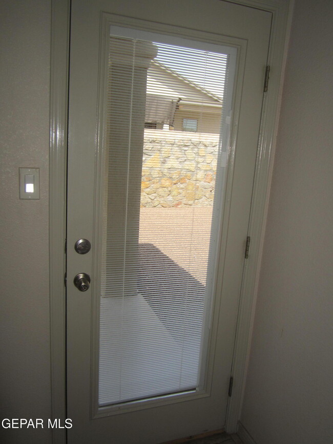 Building Photo - 323 Malta St