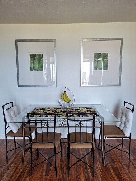 Dining table seating 4 - 2916 Date St