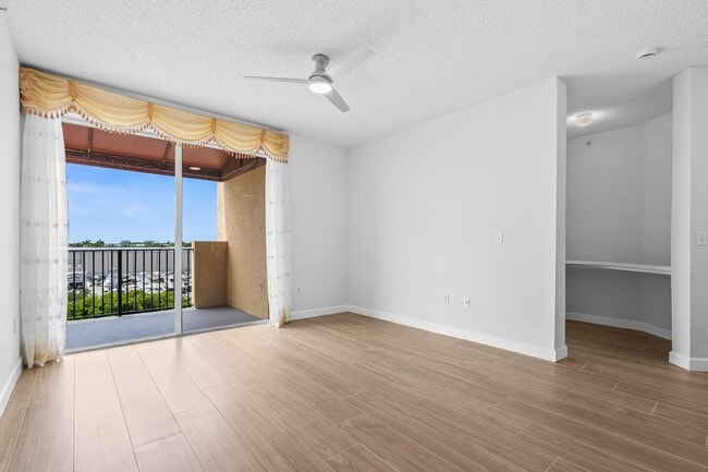 Building Photo - 1000 Scotia Dr