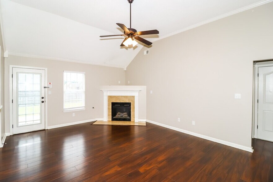 Building Photo - 4276 Louden Dr