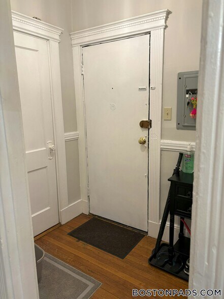 Building Photo - 38 Hemenway St