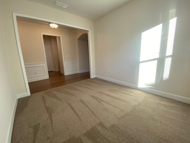 Building Photo - 1060 Crooked Creek Rd