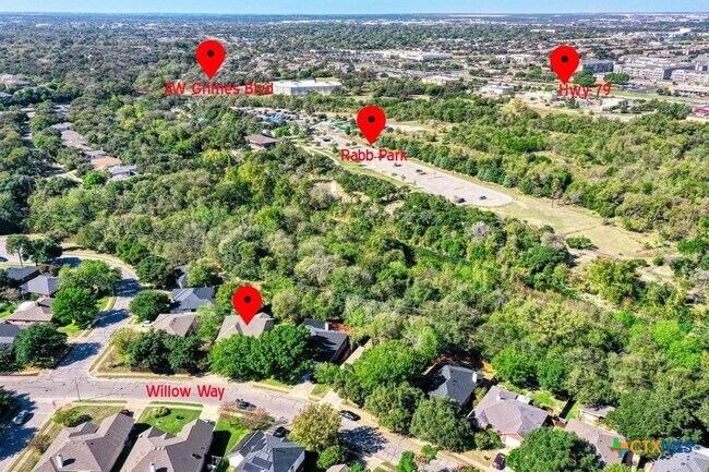 Building Photo - 2412 Willow Way
