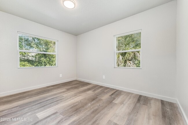 Building Photo - 231 E 16th St