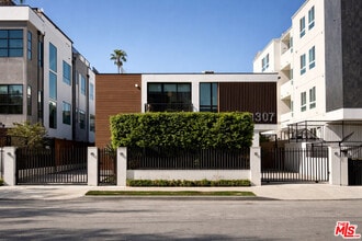 Building Photo - 1307 Tamarind Ave