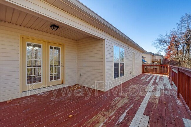 Building Photo - 808 Tyler Woods Dr